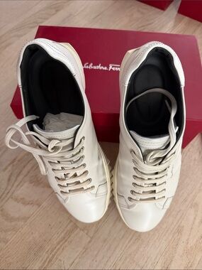 Salvatore Ferragamo Cream Leather Low-Top Sneakers